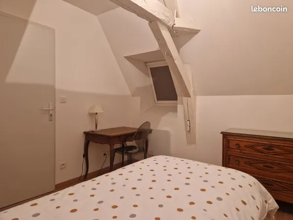 Chambre en colocation dans maison de ville