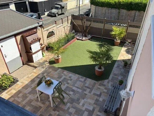 Photo 2