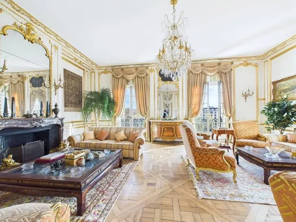 Appartement 8 pièces 475 m²