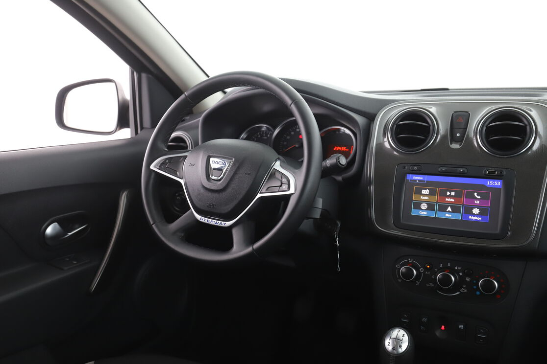 Dacia Sandero Stepway 0.9 TCe — photo 12