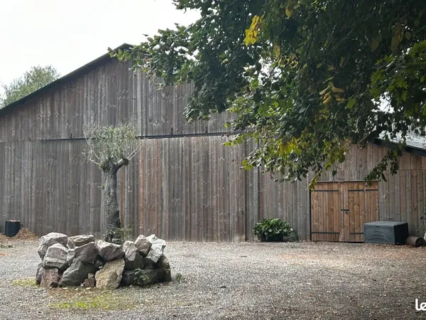 Hangar à louer