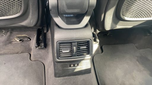 BMW X1 sDrive 18i 140 - Business Design – 2019 – 97629 km – Essence – Boîte Manuelle — photo 2