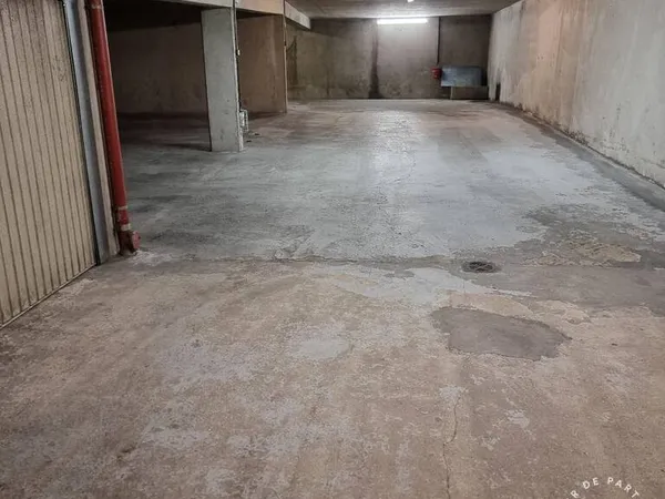 Stationnement Location Paris  12m² 17500€