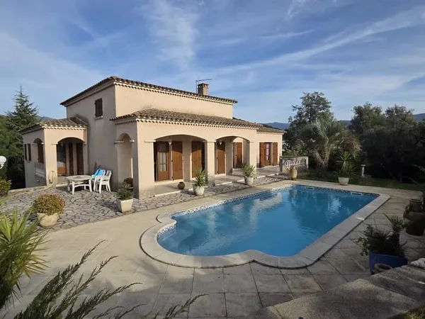 VILLA AFA F4/5 PISCINE