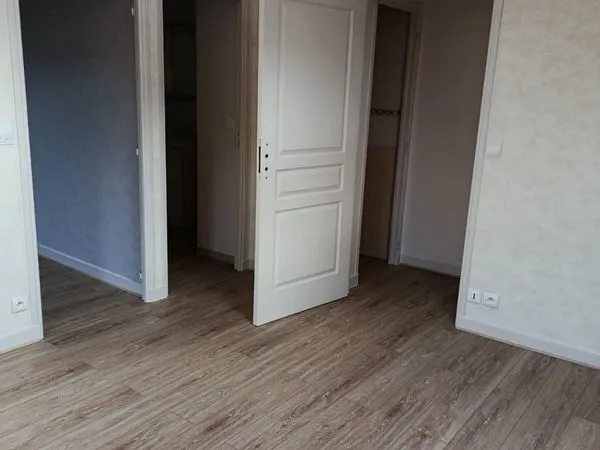 2 pièces - 40m2 - refait à neuf - plein centre