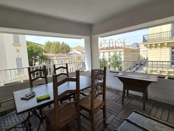 T3 MEUBLÉ 54 M2 AVEC TERRASSE DE 20 M2 EUROMÉDITERRANÉE