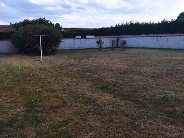 A VENDRE-VEAUCHE-TERRAIN A BATIR 509m2