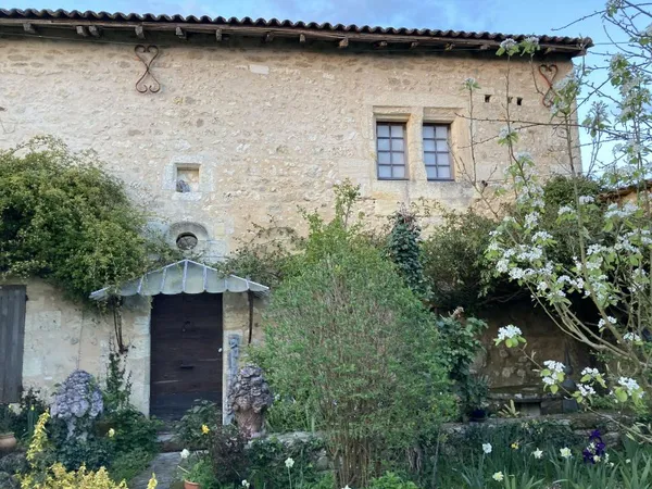 Vends ancien bâtiment conventuel