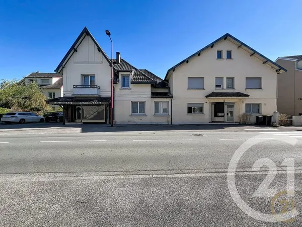 Bâtiment 250 m²