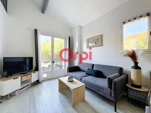 MAISON MEUBLEE 30m² FREJUS - CLIMATISATION - JARDIN - PISCINE