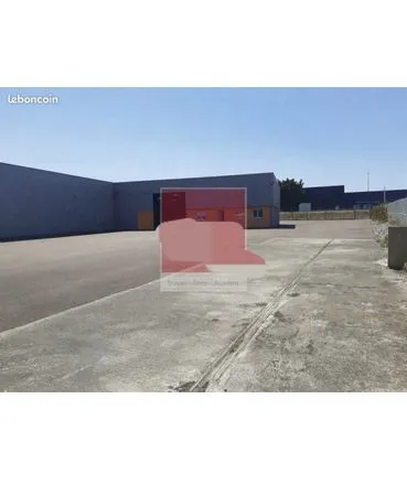 LOCAL COMMERCIAL Z.I La Chapelle St Luc 330m2 + 2 000m2 terrain