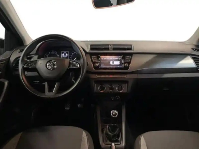 Skoda Fabia combi 1.0 tsi 95 ch bvm5 drive 125 ans — photo 8