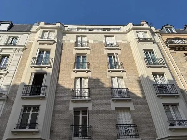 Chambre de service 3 pièces 75 m²