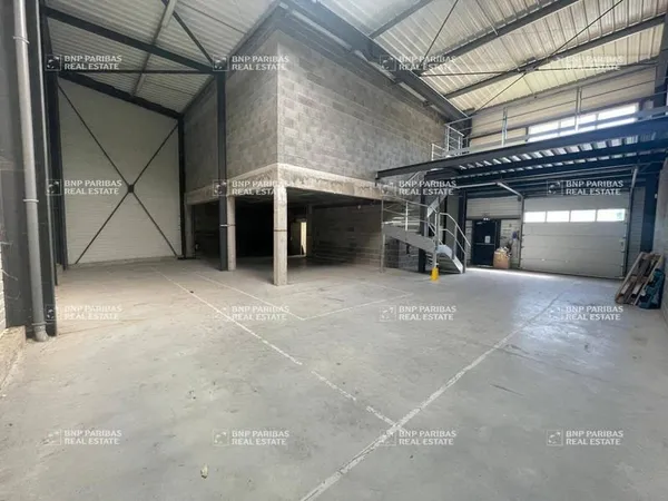 Local d'activité 335 m²