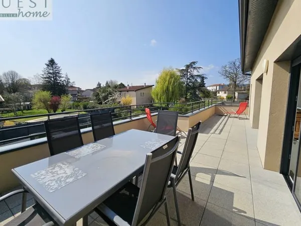 Appartement attique T4 avec double terrasse
