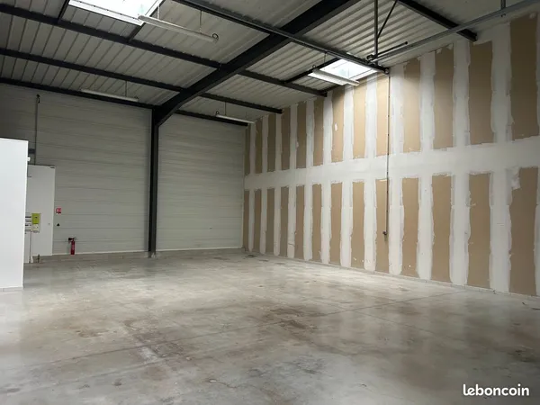 À louer - Local d'activités de 185 m²