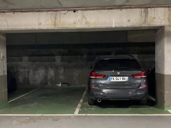 Parking 12 m²