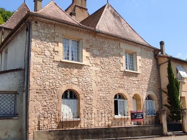TRÃˆS BELLE MAISON DE BOURG EN PIERRES 162 MÂ² HAB SUR 2 NIVEAUX P