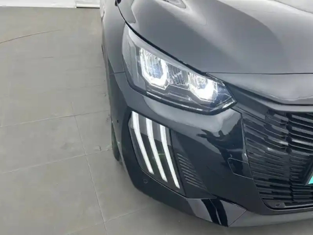 Peugeot 208 hybrid 110 e-dcs6 — photo 16