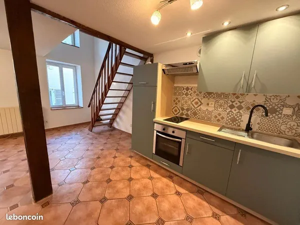 À louer - Duplex rénové de 35m2 - Macon