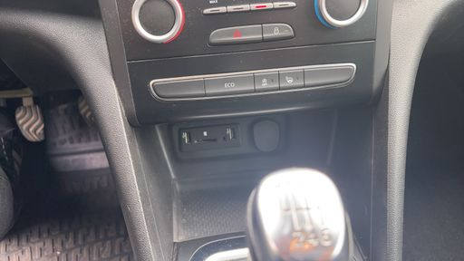 Renault Megane 1.2 TCe 130 - Intens – 2016 – 125969 km – Essence – Boîte Manuelle — photo 2