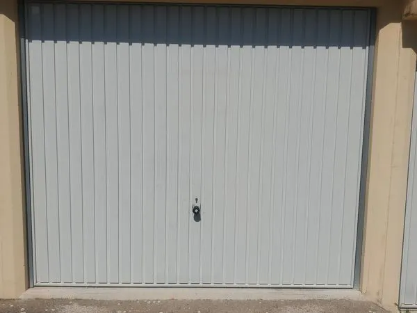 À LOUER - GARAGE FERMÉ - ROANNE, Quai du Renaison