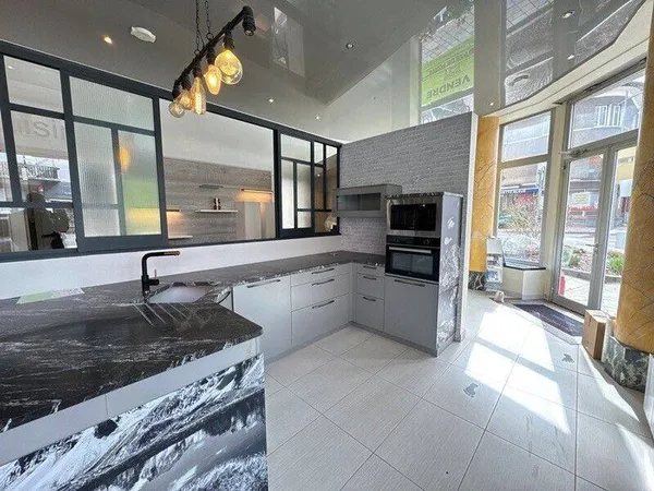 Local commercial 2 pièces 89 m²
