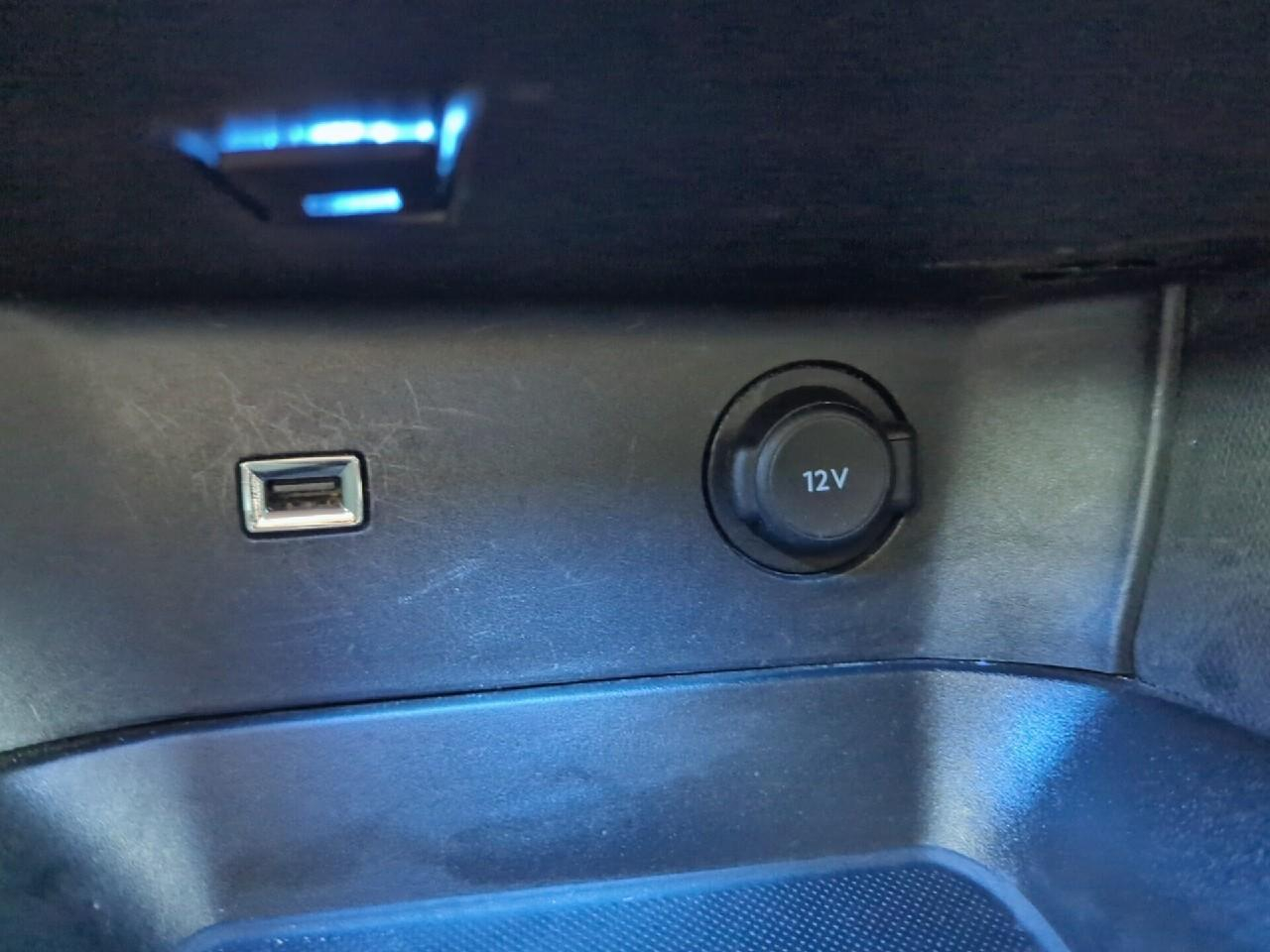 Peugeot 3008 puretech 130ch s&s eat8 allure pack — photo 31