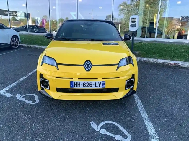 Renault 5 renault  e-tech electrique 10 ch autonomie confort — photo 9