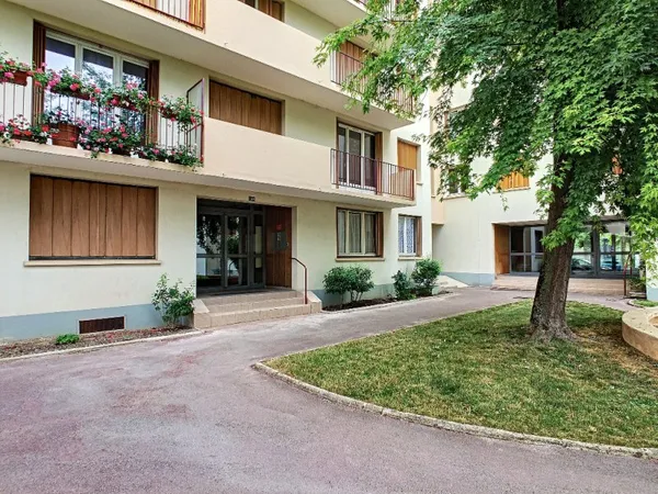 Studio 1 pièce 29 m²