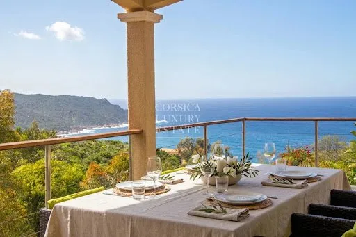Maison 8 pièces 209 m²