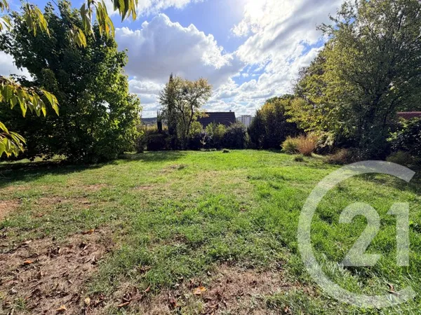 Terrain 618 m²