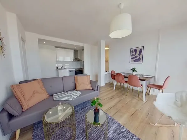 A Louer Marseille BAILLE / CONCEPTION 13005 Type 2 Meublé 51m2 dernier étage avec vue panoramique su