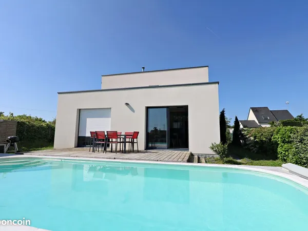 Contemporaine avec piscine et dépendance ancienne