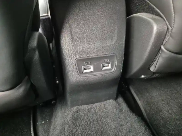 Peugeot 2008 electrique 136 ch — photo 36