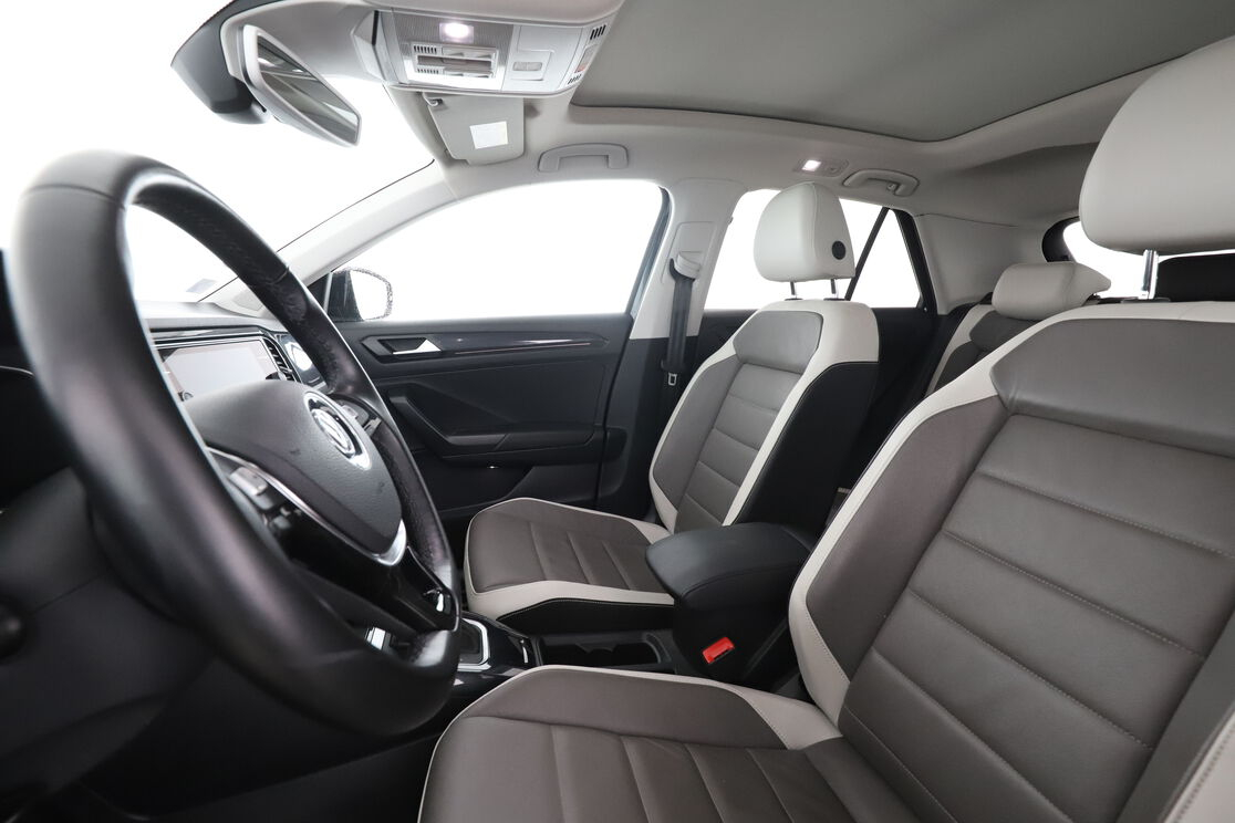 Volkswagen T-Roc 1.5 TSI EVO Carat Exclusive DSG7 — photo 9