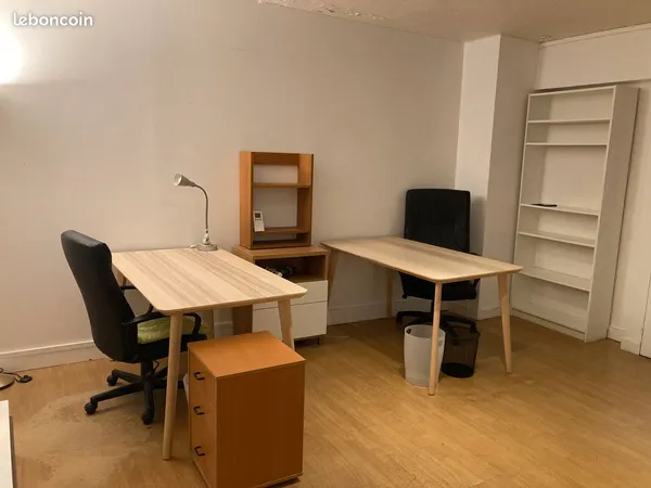 Location bureaux professionnels 42 m² Paris 11E