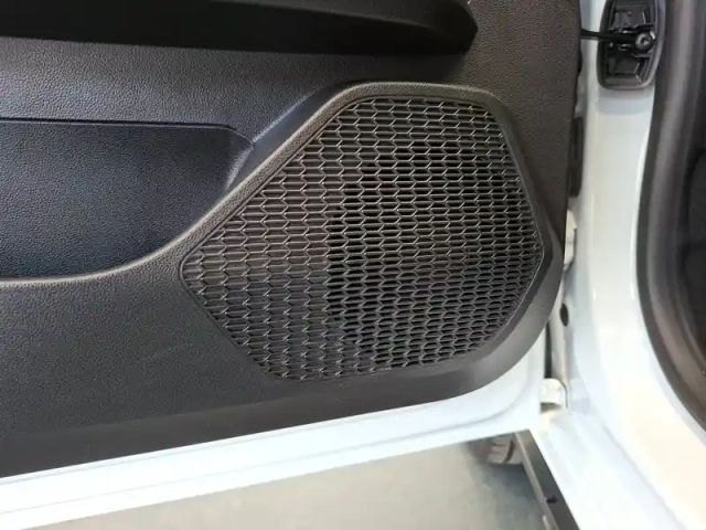Dacia Sandero eco-g 100 — photo 21