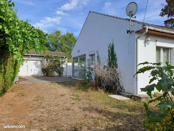Petit Pavillon INDIVIDUEL (presque Plein pieds) situé dans un secteur très calme SAINTRY SUR SEINE
