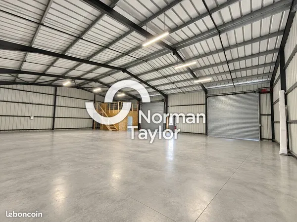 LOCAL D'ACTIVITE 300 m² SAINT-GEOURS-DE-MAREMNE