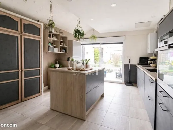 Maison 7 pièces 150 m²