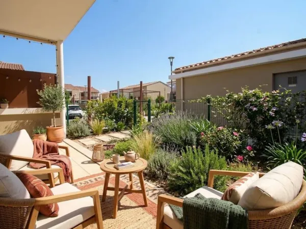 ROBION (84440) - Rare à la vente : Maison de plain-pied avec jardin, terrasse et 2 parkings au coeur