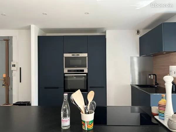 Magnifique T3 de 79 m² - entièrement rénové - Résidence de standing sécurisée et arborée - Garage