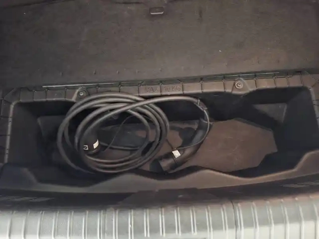 Renault Megane e-tech ev60 130ch super charge — photo 25