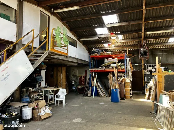 Box 20m2 à louer dans un atelier partagé