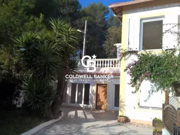 xclusivité - Cagnes-sur-Mer (Parc Saint-Véran) : Rez-de-jardin de caractère (85 m²) avec extérieur d