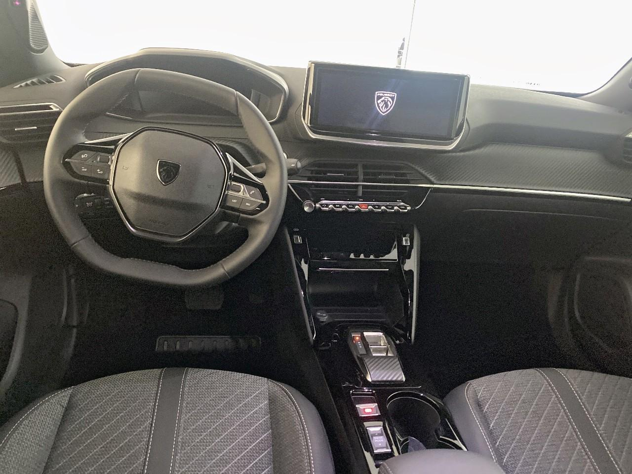 Peugeot 2008 hybrid 145 ch e-dcs6 allure — photo 8