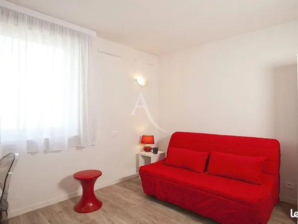 Studio 1 pièce 19 m²