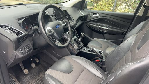 Ford Kuga 1.5 EcoBoost 150 4X2 - Titanium – 2016 – 168064 km – Essence – Boîte Manuelle — photo 11