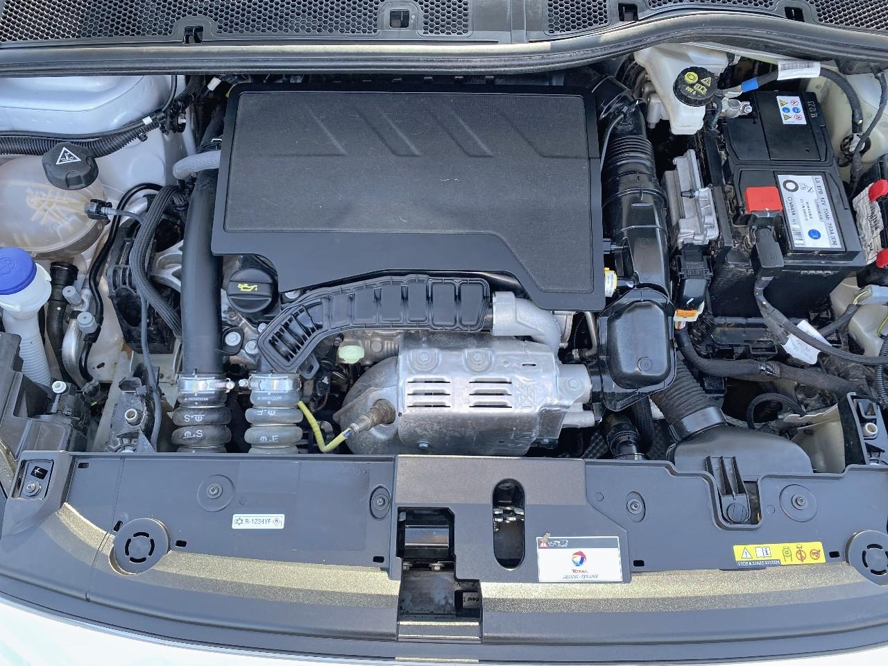 Peugeot 208 1.2 puretech 100ch s&s allure — photo 12